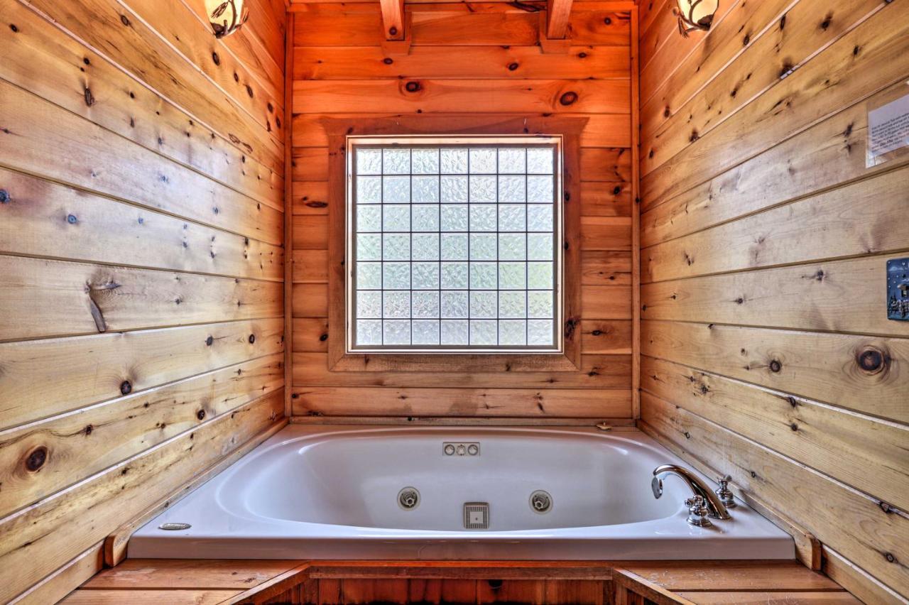 Pigeon Forge Getaway With Covered Patio And Hot Tub! Exterior foto